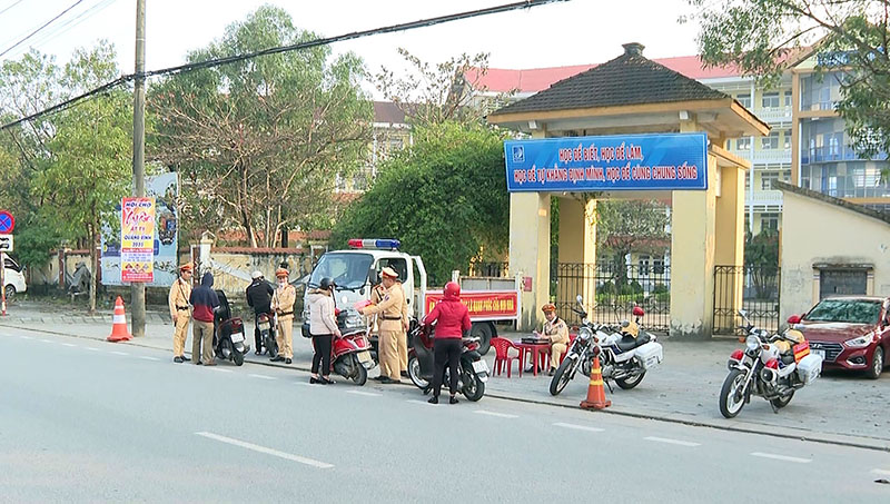   Lực lượng CSGT, Công an tỉnh tăng cường tuần tra, kiểm soát trong dịp Tết Nguyên đán và lễ hội xuân 2025.