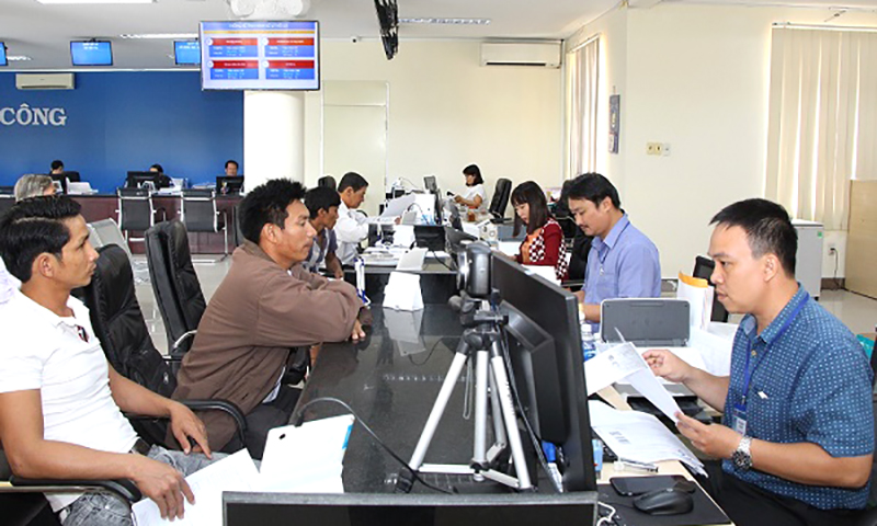 Tăng cường sử dụng dịch vụ công trực tuyến thuộc thẩm quyền giải quyết của Sở Ngoại vụ