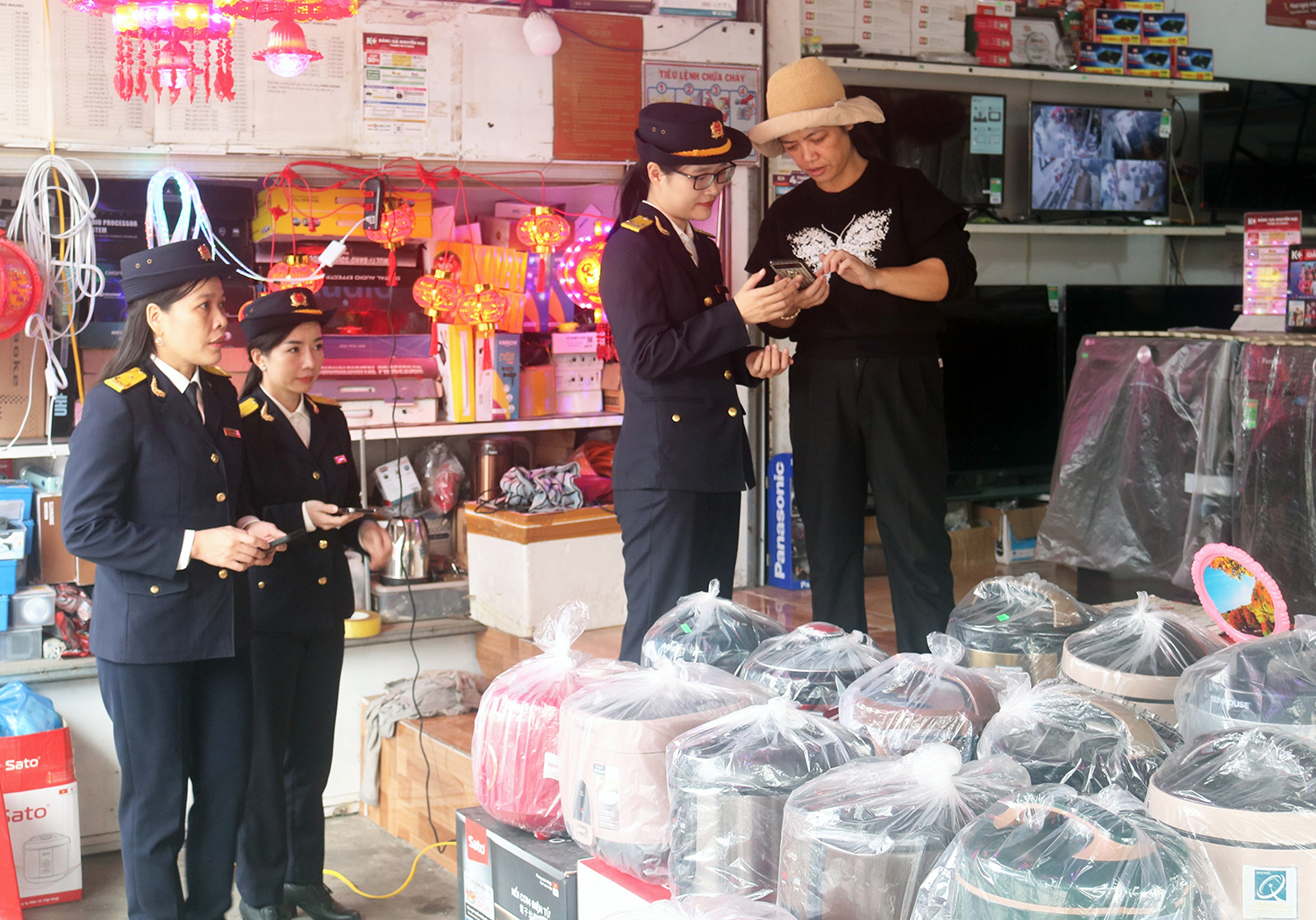 Thu ngân sách đạt hơn 844 tỷ đồng