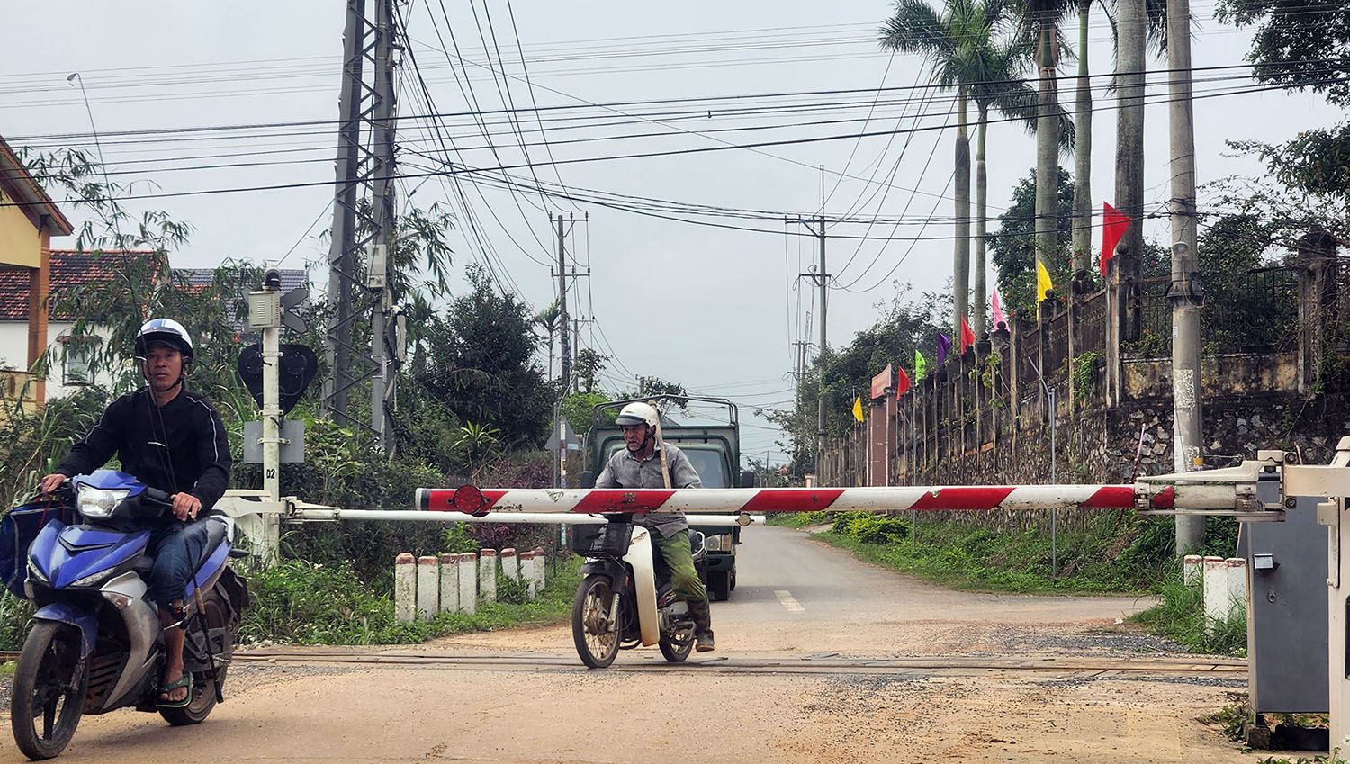 "Nhanh một phút, chậm cả đời!"