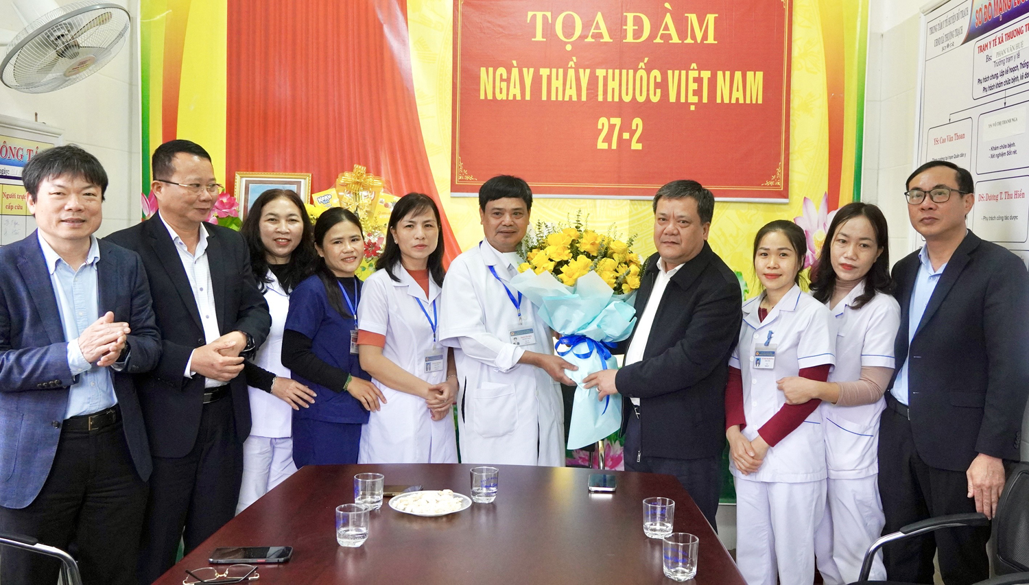 Lãnh đạo tỉnh thăm các đơn vị y tế nhân Ngày Thầy thuốc Việt Nam