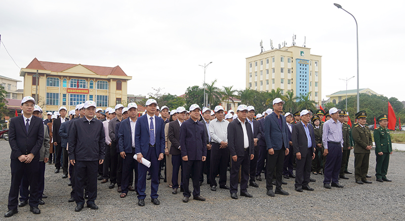 Các đại biểu dự lễ phát động “Tết trồng cây đời đời nhớ ơn Bác Hồ” năm 2025.