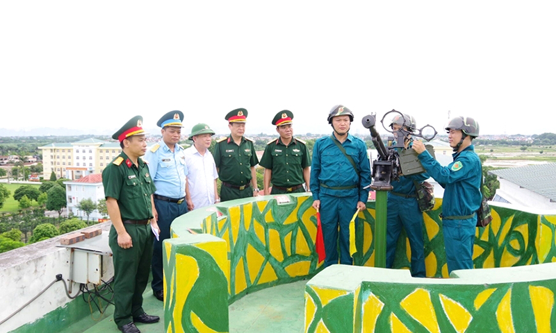  Kiểm tra công tác huấn luyện phòng không của lực lượng dân quân tự vệ huyện Hoài Đức, TP Hà Nội. Ảnh: qdnd.vn