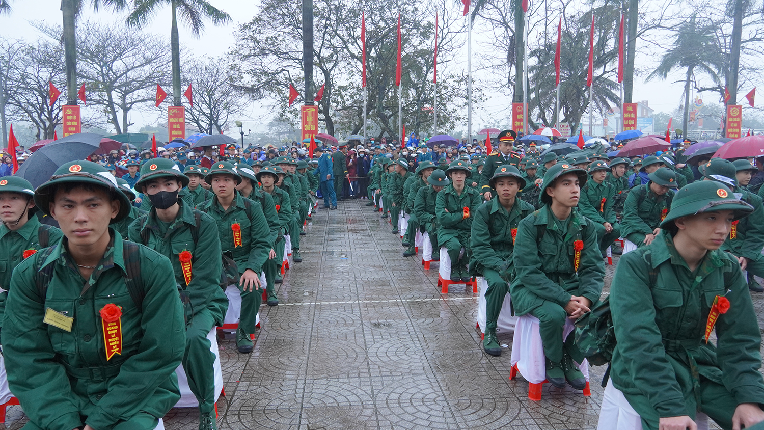 Các tân binh huyện Lệ Thủy sẵn sàng lên đường nhập ngũ.