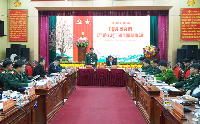 Quang cảnh buổi tọa đàm.