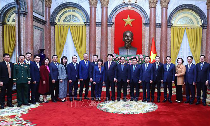 Chủ tịch nước Lương Cường và Thủ tướng Phạm Minh Chính với các đại biểu. Ảnh: Lâm Khánh/TTXVN