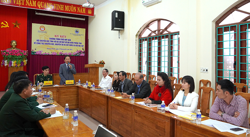 Các đại biểu tham dự.