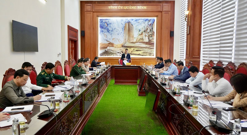  Quang cảnh cuộc họp.