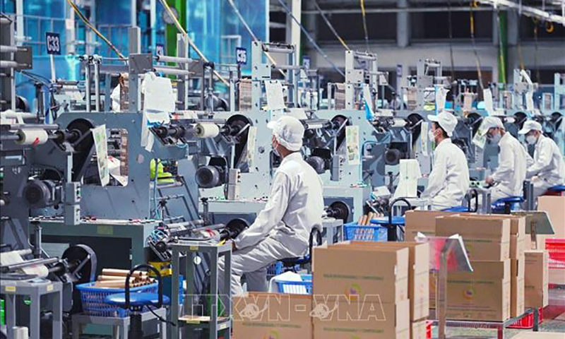 Dây chuyền sản xuất sản phẩm sinh học tự phân hủy hoàn toàn tại nhà máy số 6 Công ty An Phát Bioplastic (thành viên của An Phat Holdings), Nam Sách, Hải Dương. Ảnh minh họa: Tuấn Anh/TTXVN