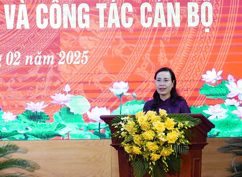 Đồng chí Bí thư Thành ủy Phạm Thị Hân phát biểu tại hội nghị. 