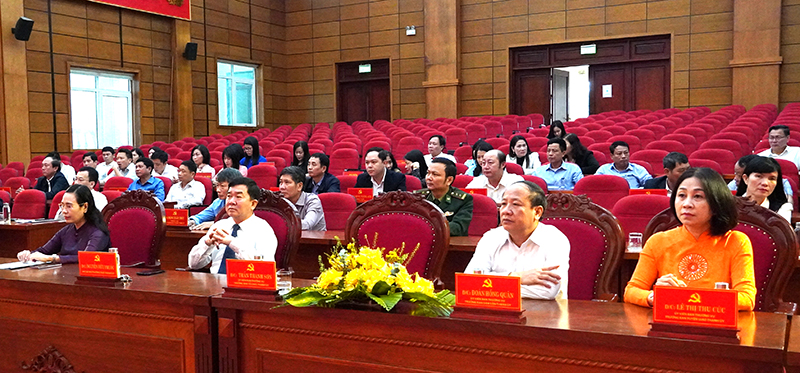Các đại biểu dự hội nghị.