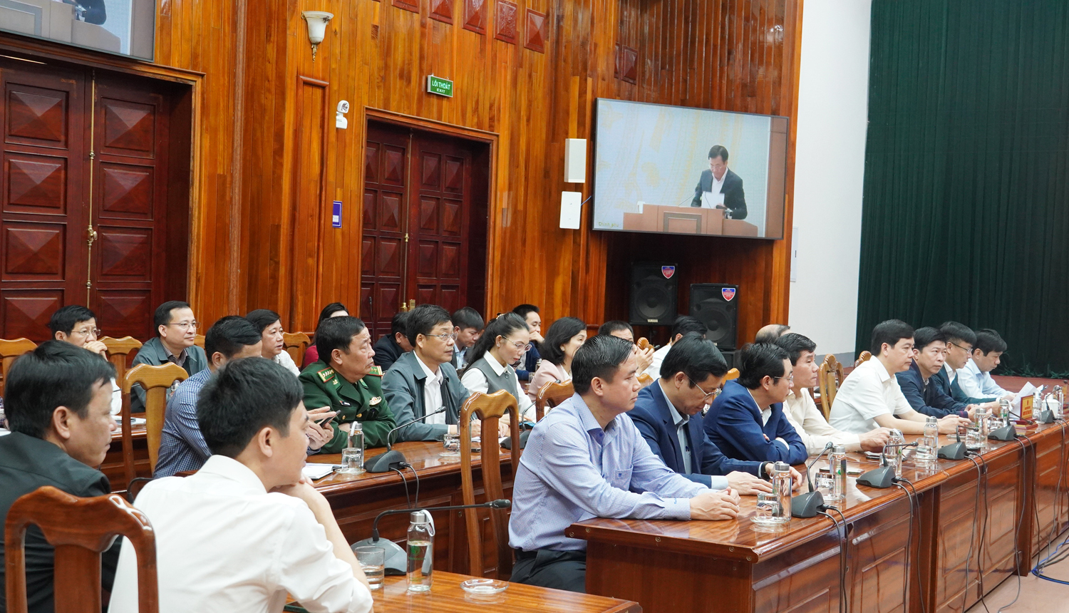 Các đại biểu tham dự hội nghị tại điểm cầu Quảng Bình.