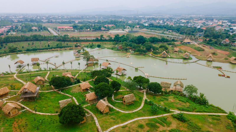 Làng Đưng cách trung tâm TP. Đồng Hới 15km.