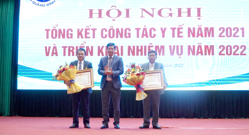 CDC tỉnh được nhận bằng khen của Thủ tướng Chính phủ vì đã có thành tích xuất sắc trong công tác phòng, chống dịch Covid-19.