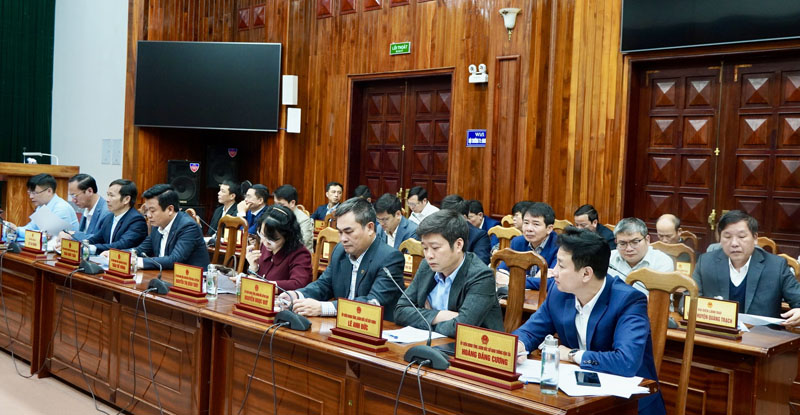 Các đại biểu dự phiên họp.