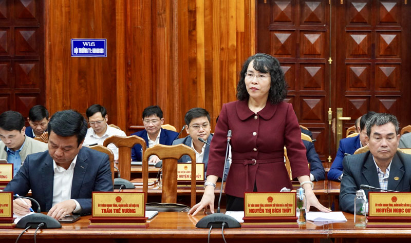Lãnh đạo Sở Văn hóa và Thể thao thảo luận tại phiên họp.