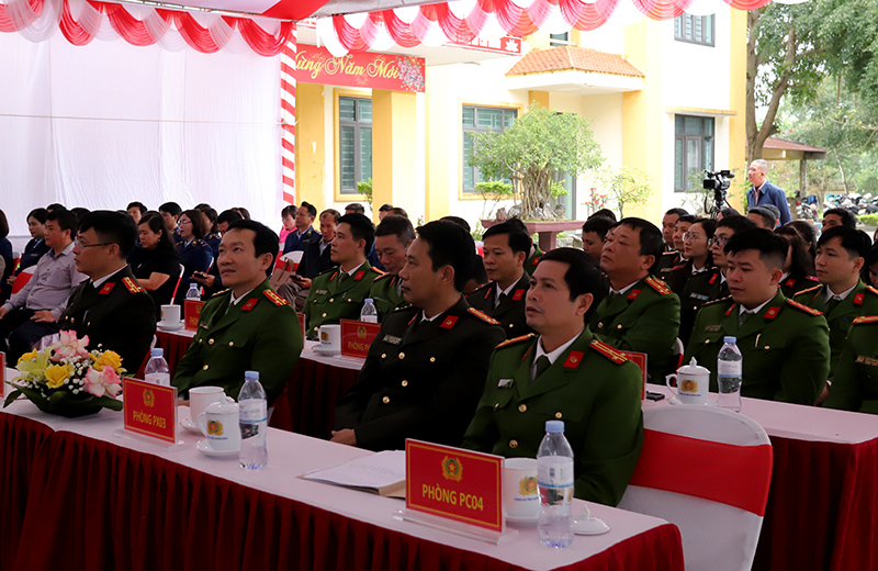 Lãnh đạo Công an tỉnh tham dự buổi lễ.