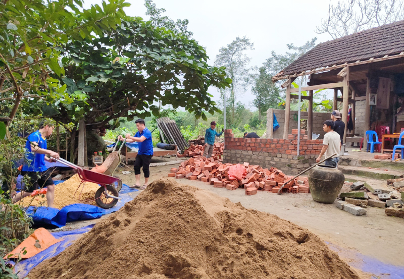 Chung tay xóa nhà tạm, nhà dột nát