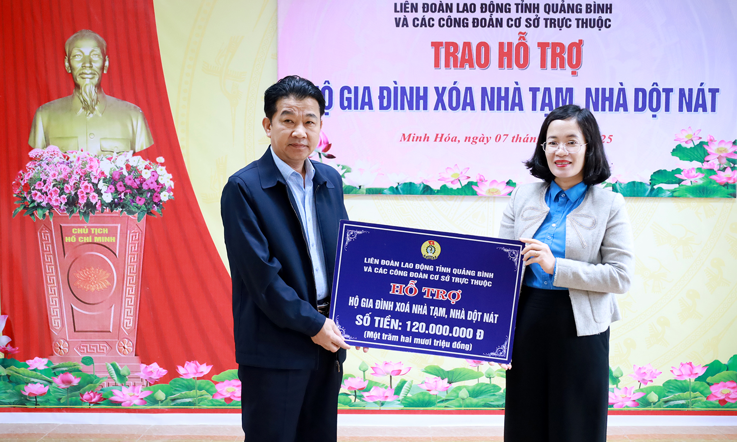 Hỗ trợ 120 triệu đồng xóa nhà tạm, nhà dột nát cho 24 hộ gia đình ở Minh Hóa