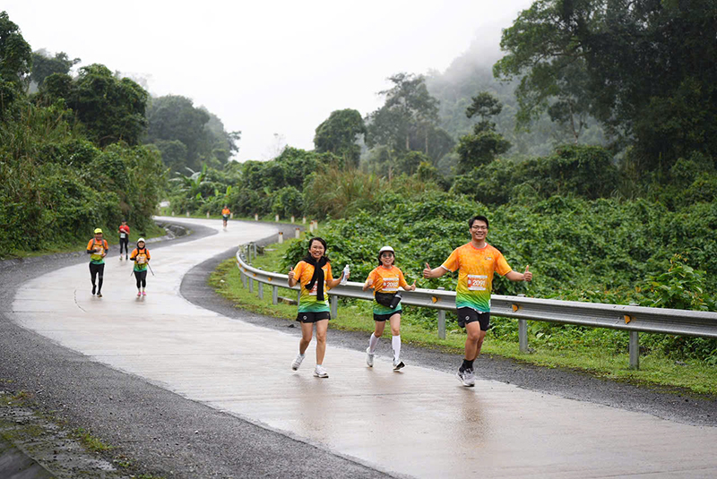 Gần 1.300 vận động viên tham gia giải Quảng Bình Discovery Marathon 2025