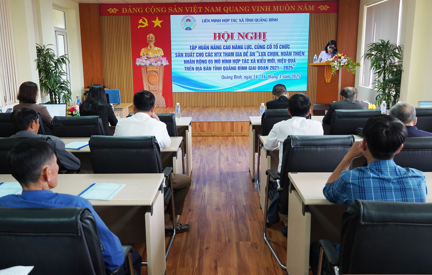 Nâng cao năng lực, củng cố tổ chức sản xuất cho các hợp tác xã