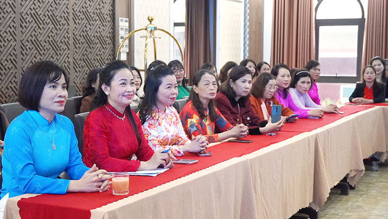 Các đại biểu tham dự diễn đàn.