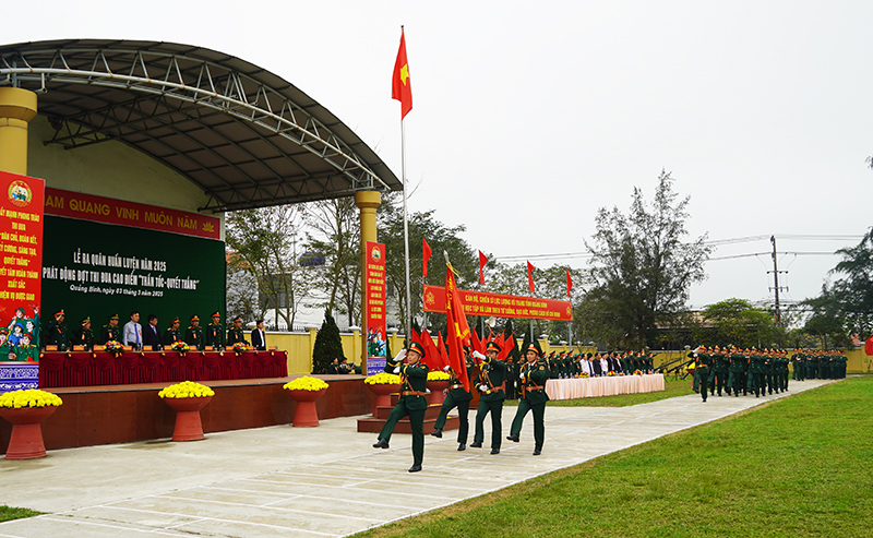 Lễ duyệt đội ngũ.