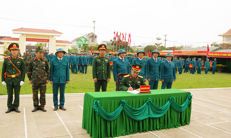 Ký kết giao ước thi đua.