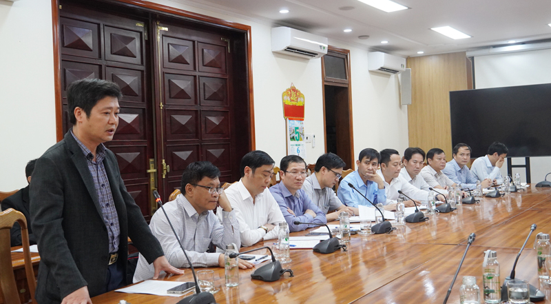 Các đại biểu tham dự buổi làm việc.