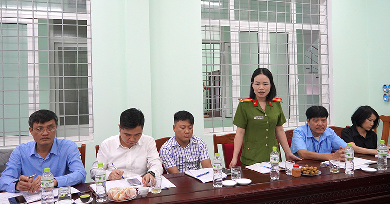 Các đại biểu phát biểu ý kiến.
