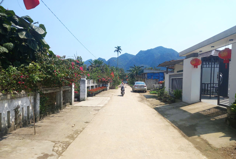Đường giao thông ở tổ dân phố 3 được bê tông hóa khang trang, sạch đẹp.