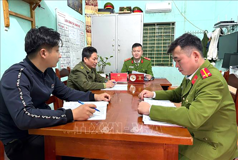 Công an xã Mỹ Bằng, huyện Yên Sơn (Tuyên Quang) trong ngày làm việc đầu tiên vận hành bộ máy công an 2 cấp, ngày 1/3/2025. Ảnh: TTXVN phát