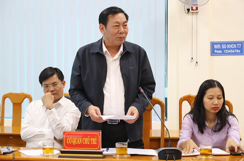 Chủ nhiệm nhiệm vụ báo cáo kết quả thực hiện của nhiệm vụ.