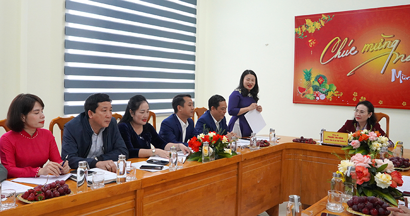 Lãnh đạo phường Bắc Lý báo cáo tình hình thực hiện nhiệm vụ.