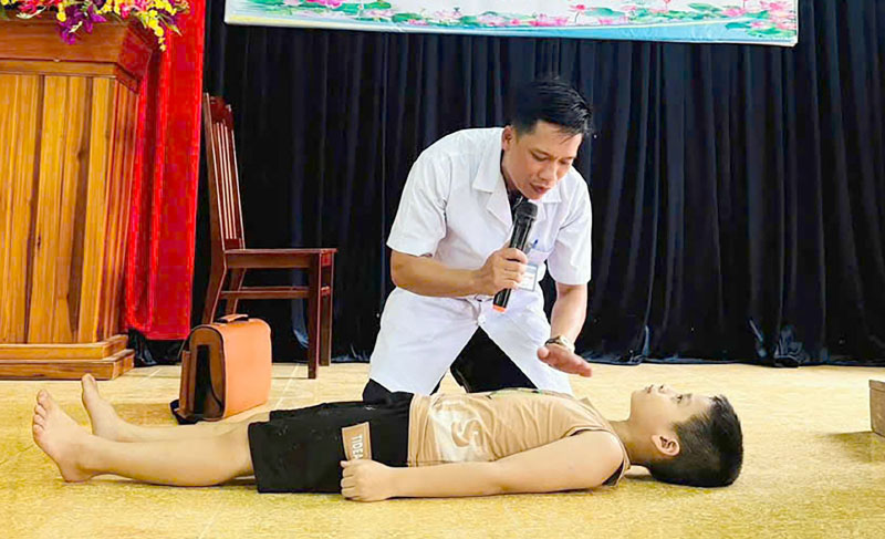 Trang bị kỹ năng ứng cứu người bị nạn do đuối nước
