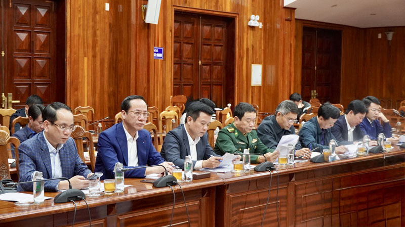 Các đại biểu dự phiên họp tại điểm cầu Quảng Bình.
