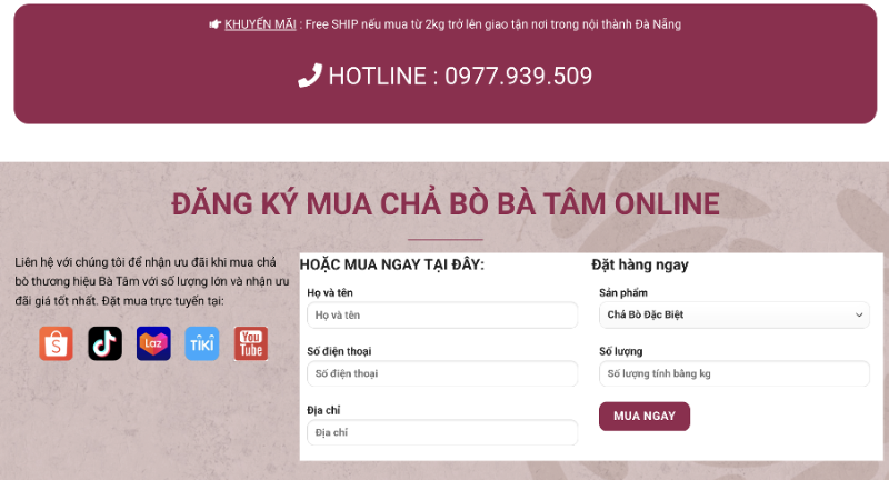 Mọi người truy cập website để đăng ký mua chả bò trực tuyến