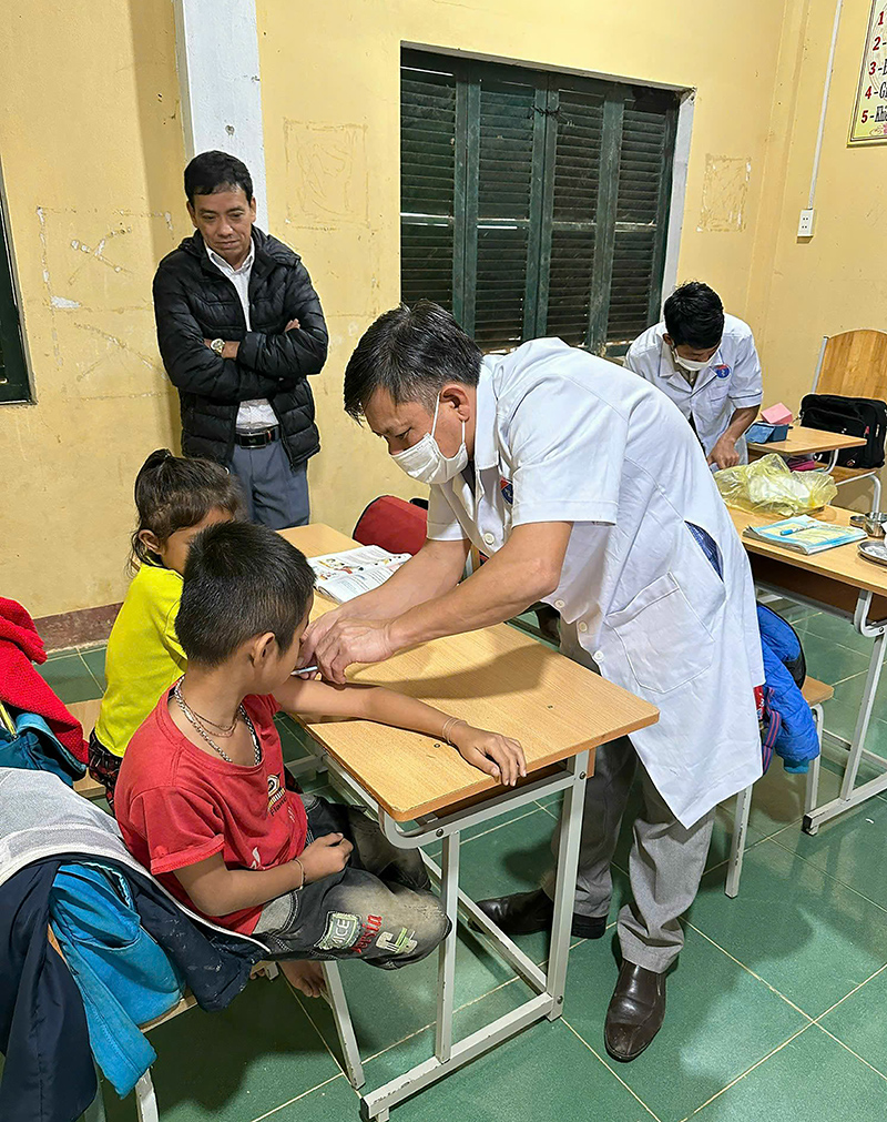 Huyện Minh Hoá triển khai tiêm vắc-xin phòng, chống bệnh sởi trên địa bàn.