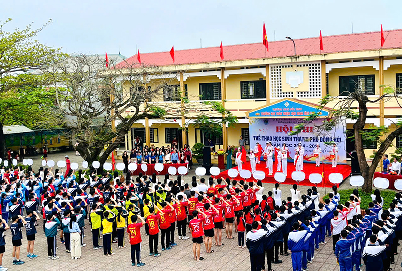 Hội thi thể thao học sinh TP. Đồng Hới năm học 2024-2025 thu hút gần 800 vận động viên tham gia.