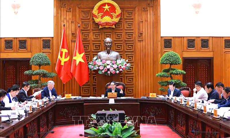 Thủ tướng Phạm Minh Chính chủ trì cuộc họp của Ban Thường vụ Đảng ủy Chính phủ về đề án sắp xếp các đơn vị hành chính. Ảnh: Dương Giang/TTXVN