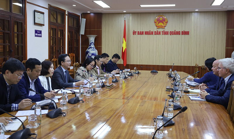 Quang cảnh buổi làm việc.