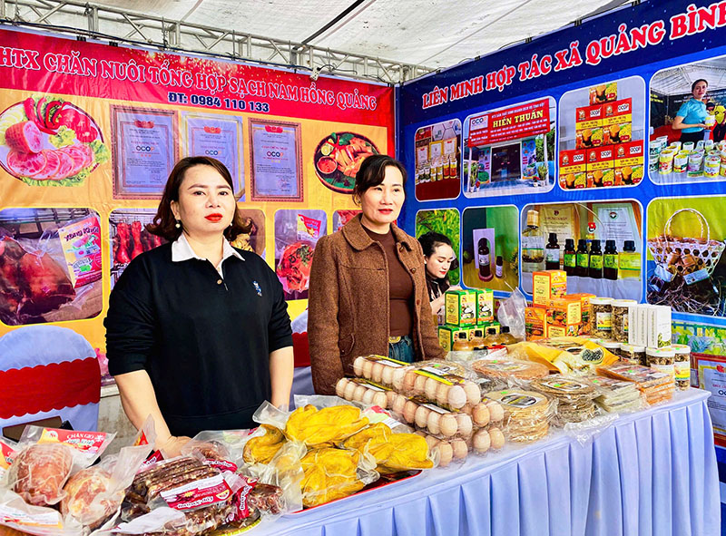 Gian hàng của Liên minh HTX tỉnh Quảng Bình tại hội chợ