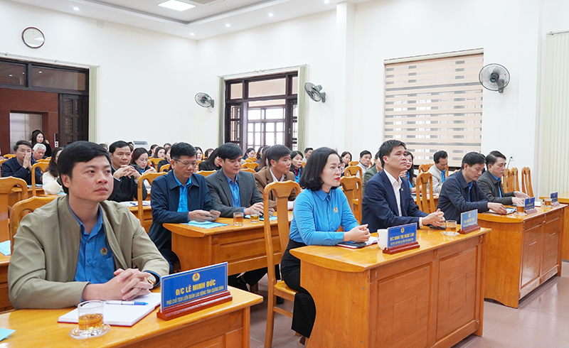 Các đại biểu tham dự hội nghị tập huấn.
