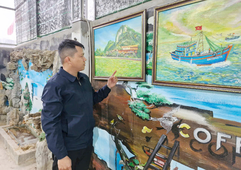 Là một trưởng thôn trẻ năng động, anh Cao Thành Nam còn có đam mê vẽ tranh.