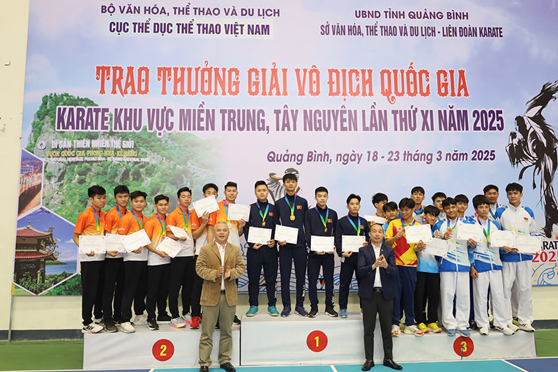 Các VĐV nam xuất sắc.