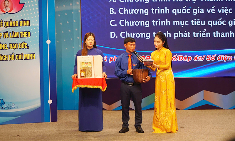 Giao lưu, chia sẻ cùng các đại diện ĐVTN tiêu biểu trên nhiều lĩnh vực năm 2024