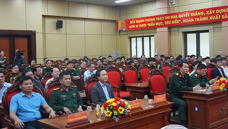Các đại biểu tham dự buổi gặp mặt.