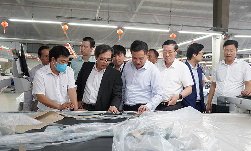 Đoàn đại biểu tham gia hội nghị tập huấn tham quan hoạt động sản xuất, kinh doanh tại các doanh nghiệp trên địa bàn tỉnh.
