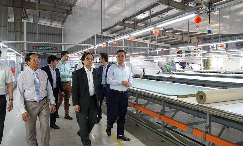 Đoàn đại biểu tham gia hội nghị tập huấn tham quan hoạt động sản xuất, kinh doanh của doanh nghiệp.