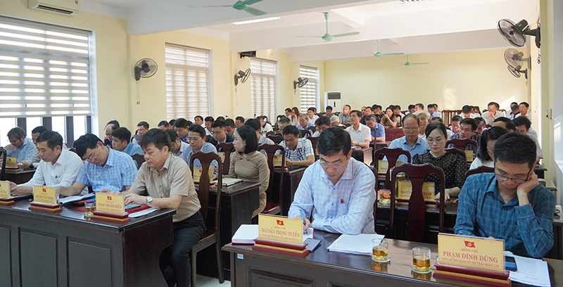 Các đại biểu tham dự hội nghị.